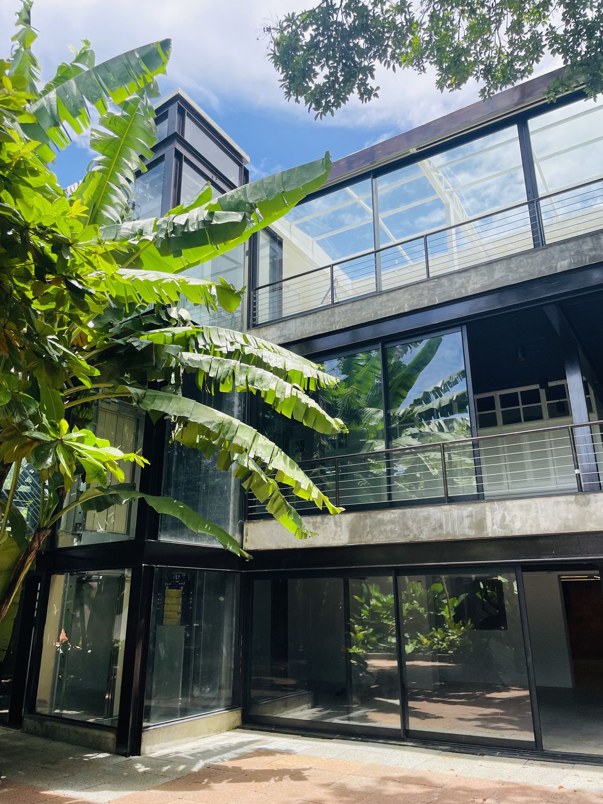 Fachada lateral com 3 pavimentos