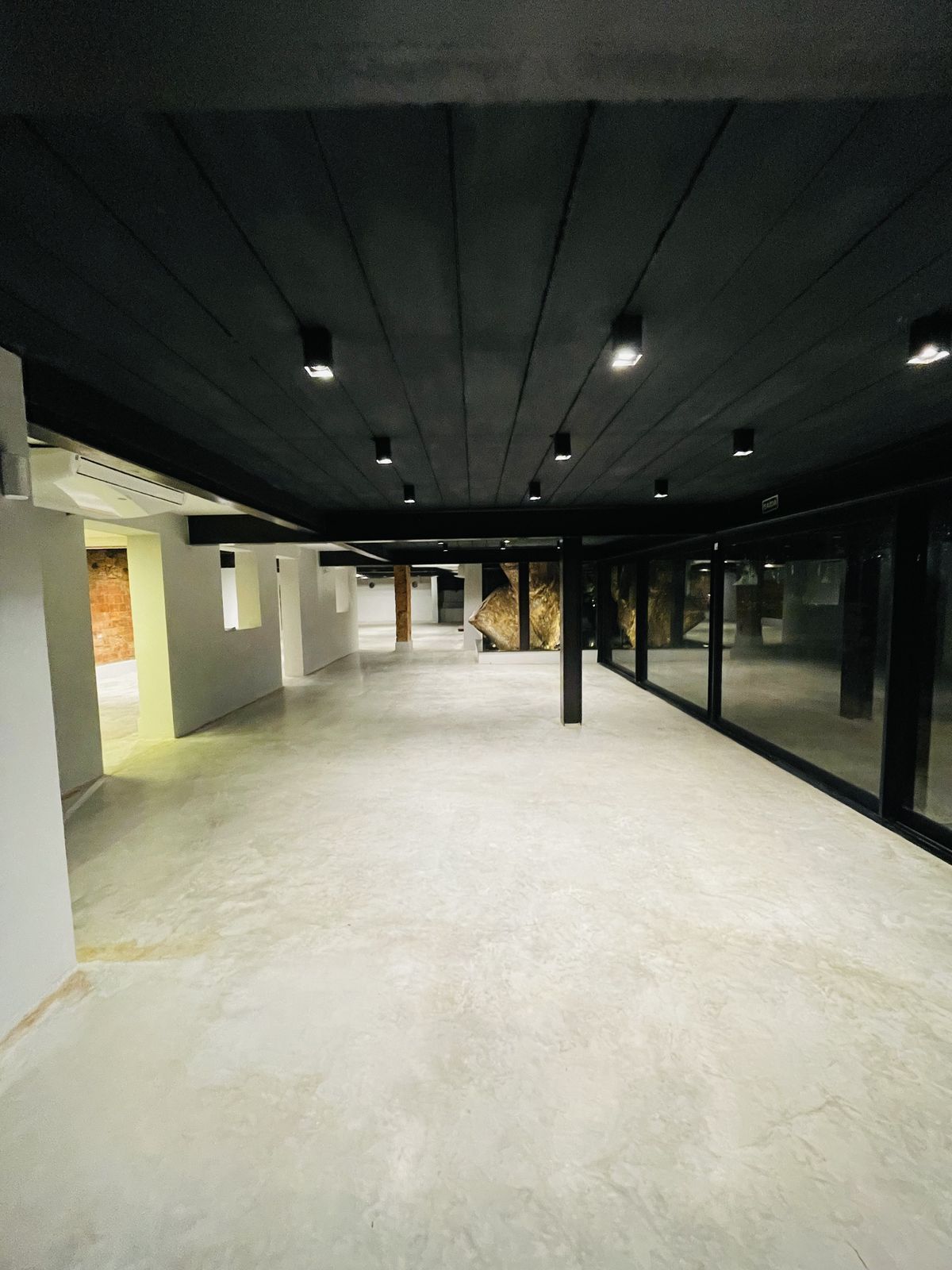 Semienterrado visão noturna