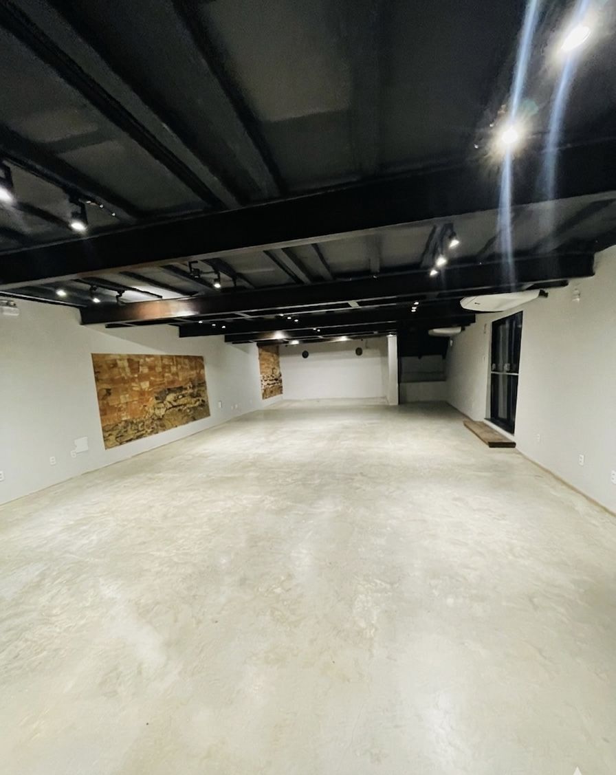 Salão semienterrado